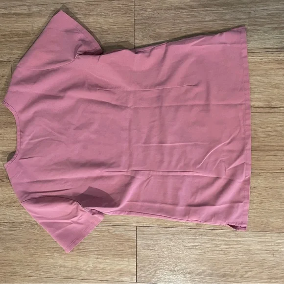 Figs chalk pink scrub top - Picture 4 of 6